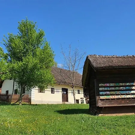Sunny Hilltop - 42 Km From Ljubljana *