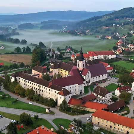Sunny Hilltop - 42 Km From Ljubljana * Smartno pri Litiji