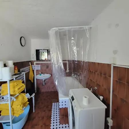 Remote Hilltop Farmhouse - 42 Km From Ljubljana Сasa de vacaciones Smartno pri Litiji