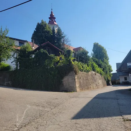 Сasa de vacaciones Remote Hilltop Farmhouse - 42 Km From Ljubljana Smartno pri Litiji